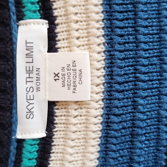 Skye's the Limit layered-look cotton-blend sweater with button-detail. - Picture 5 of 7